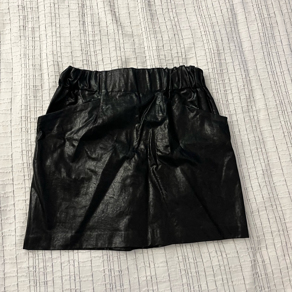 Zara mini faux leather shirt with pockets!